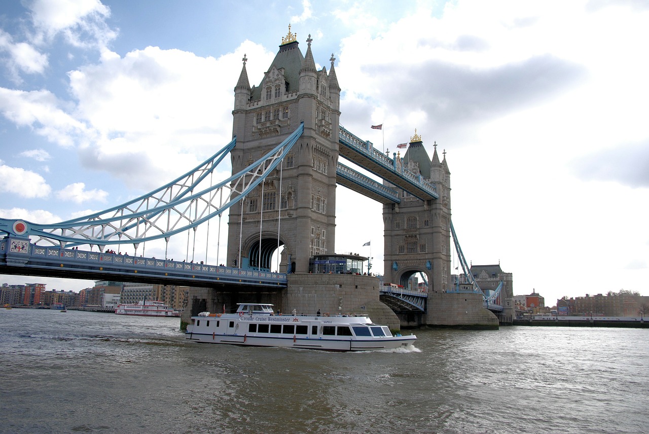 tower bridge thames landmark free photo