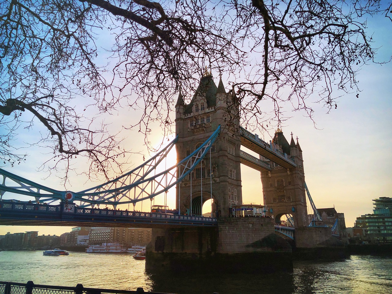 tower bridge  london  uk free photo