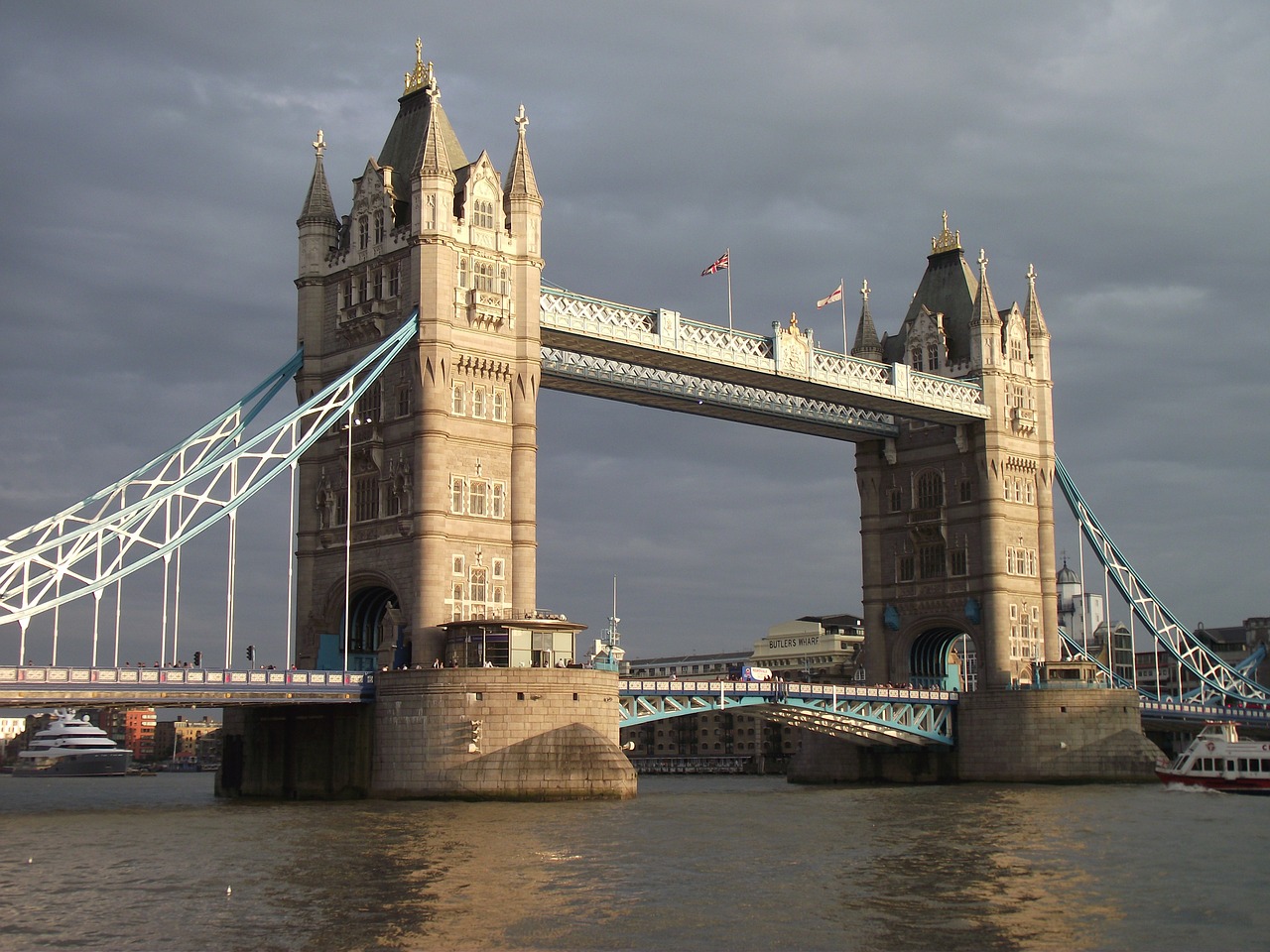 tower bridge bridge tower free photo