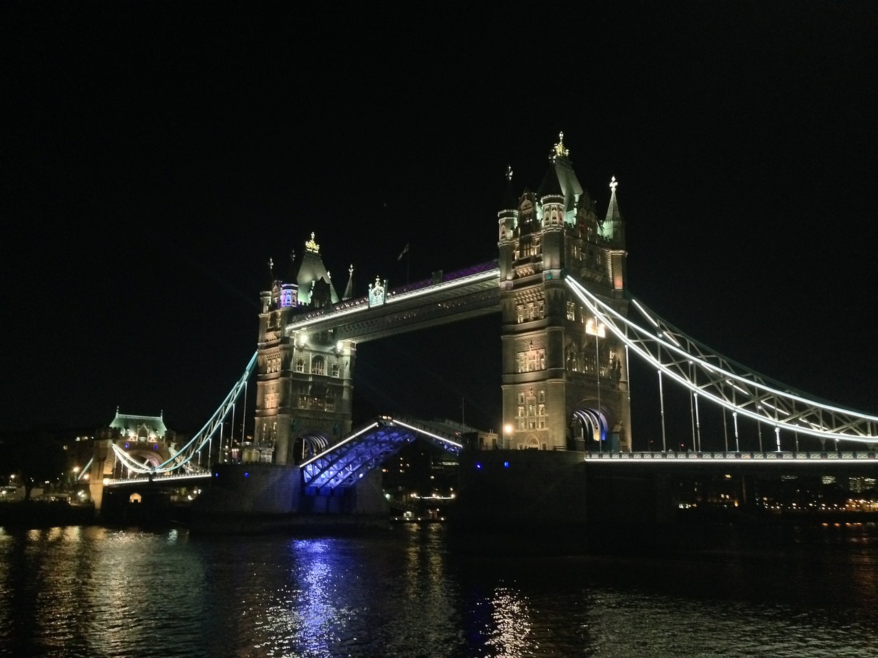 tower bridge london landmark free photo