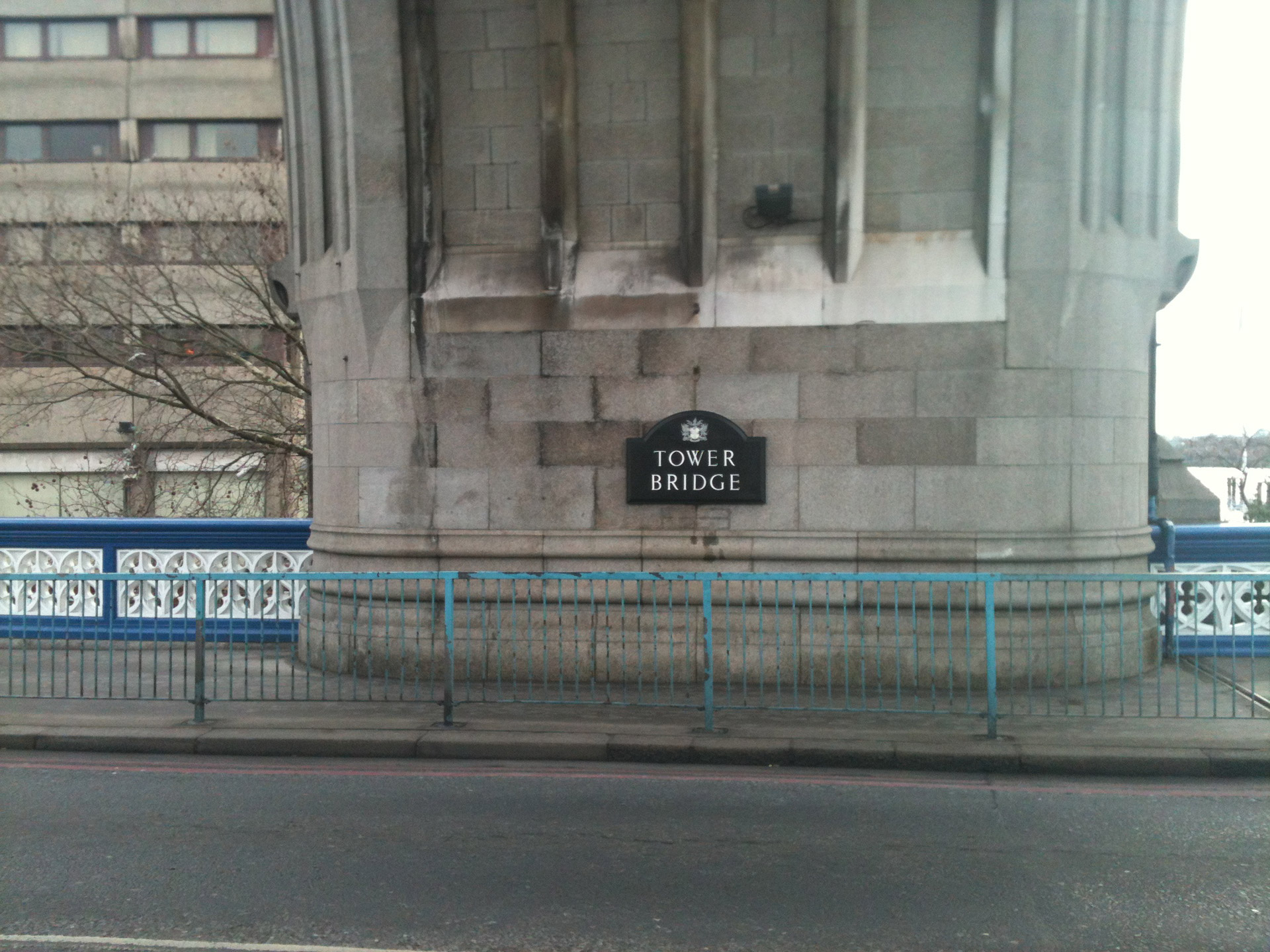 sign tower bridge free photo