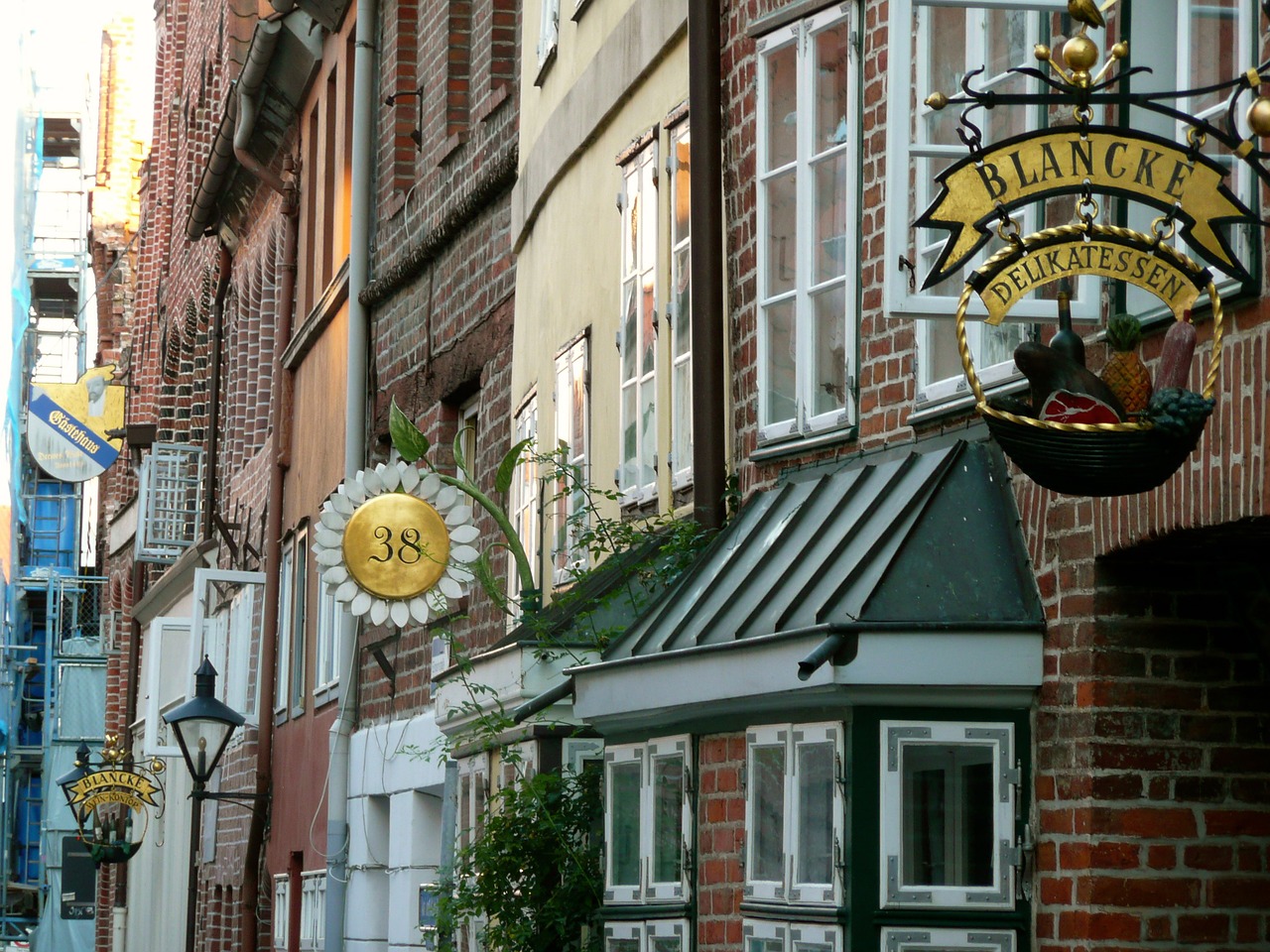 town street houses free photo