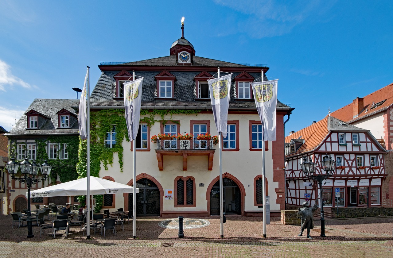 town hall the upper square gelnhausen free photo