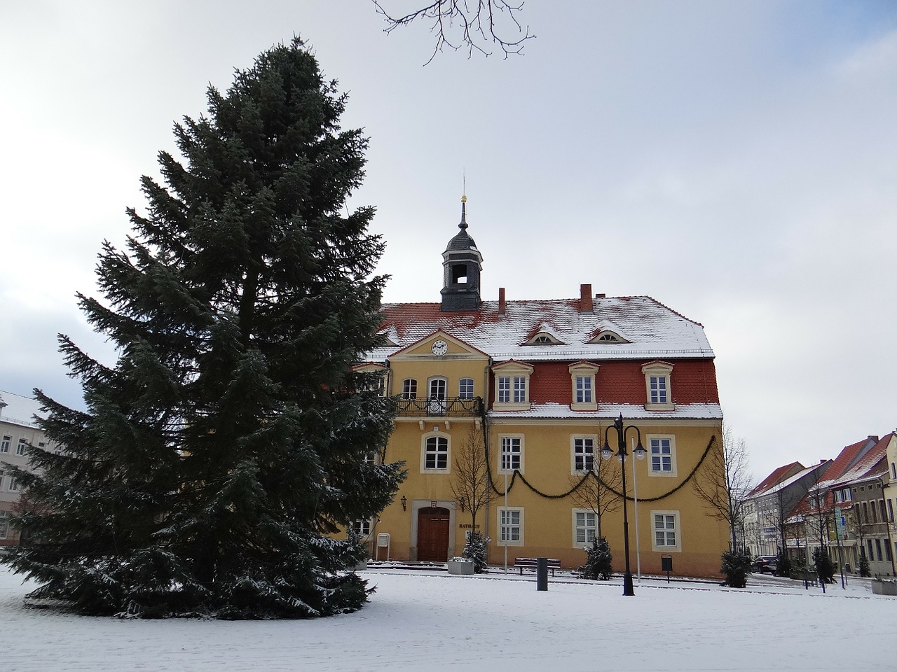 town hall building architecture free photo