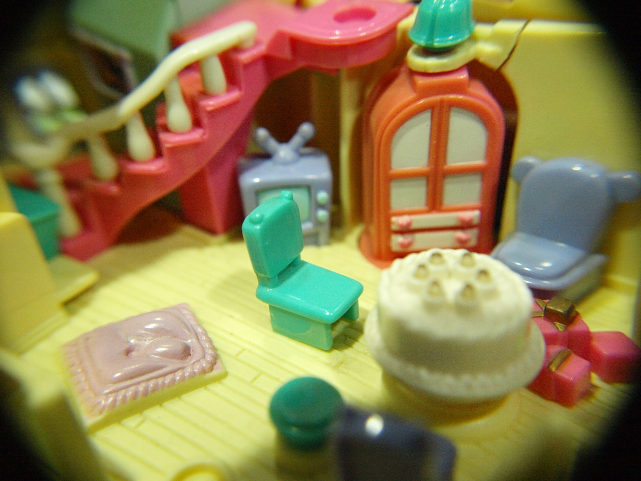 toy miniature doll house free photo