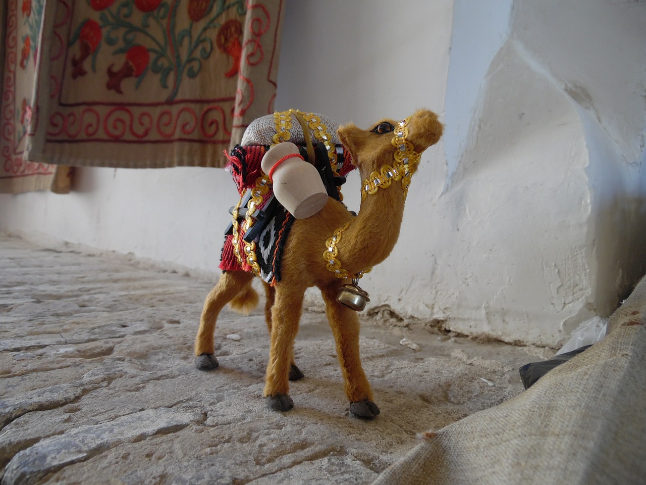 toy camel travel free photo