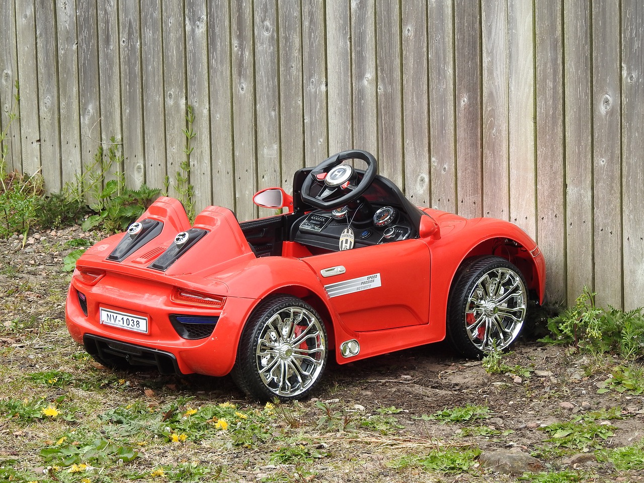 Download free photo of Toy car,parked,juventus,red car,childs toy - from needpix.com