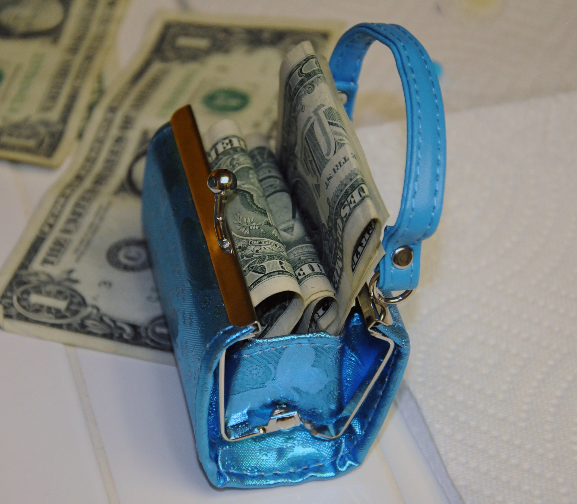 purse toy money free photo