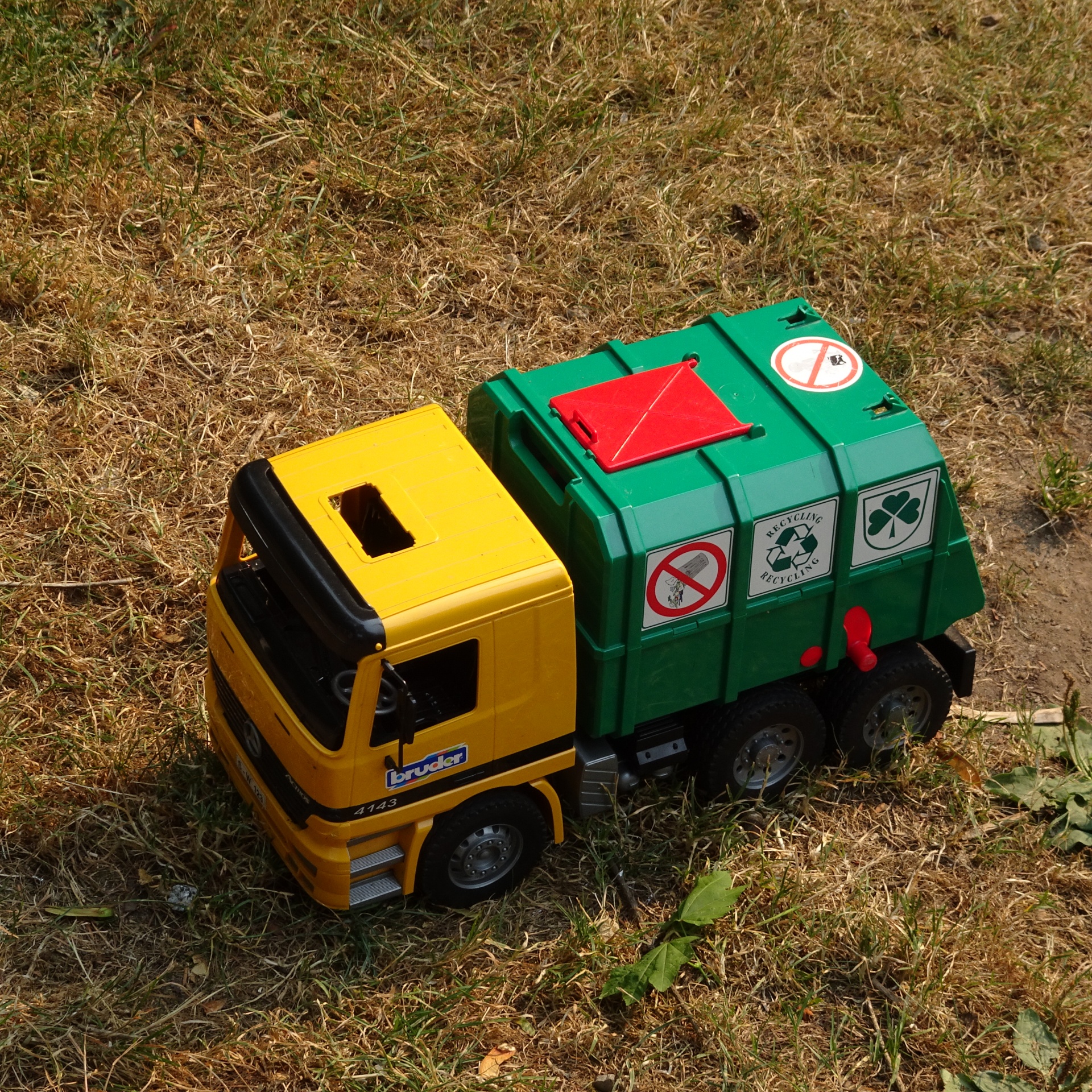 toy truck close-up free photo
