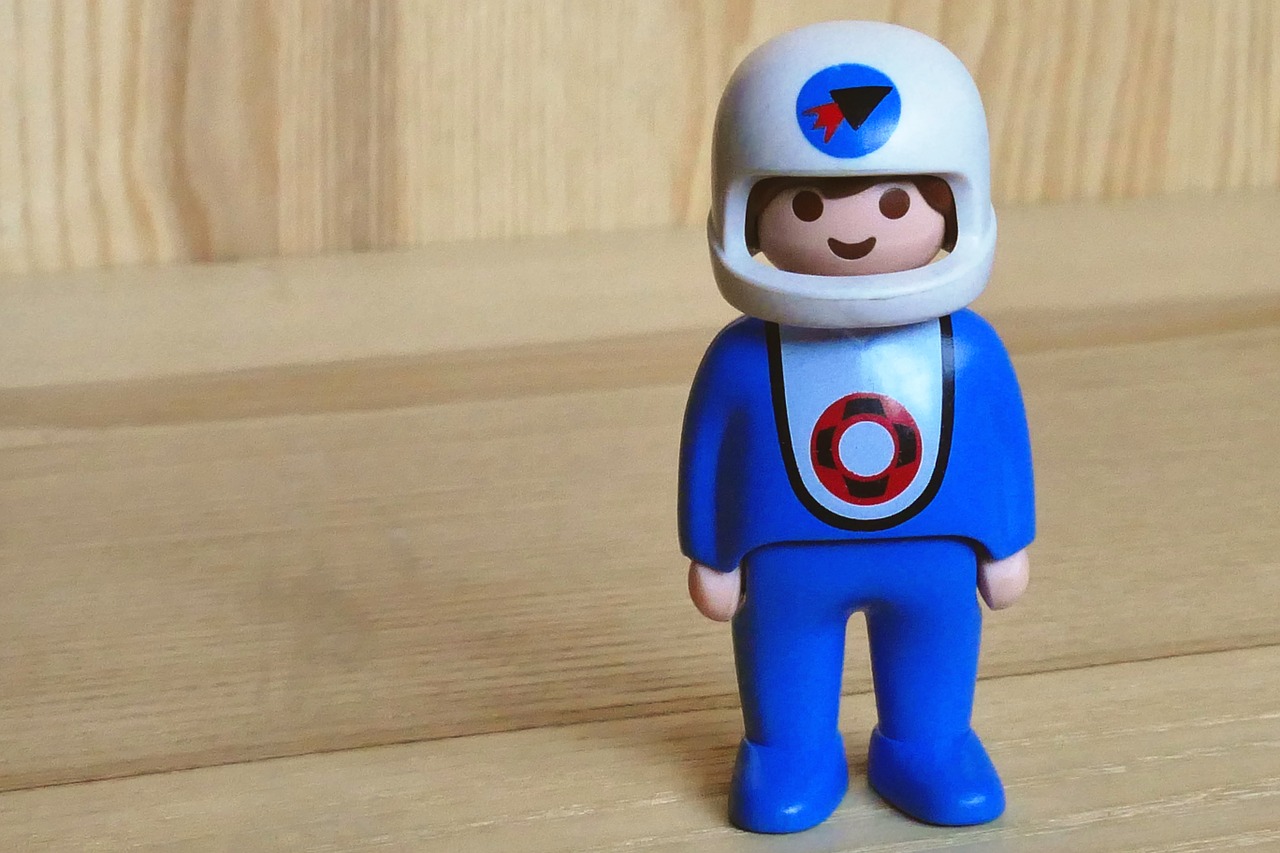 toys spaceman character free photo