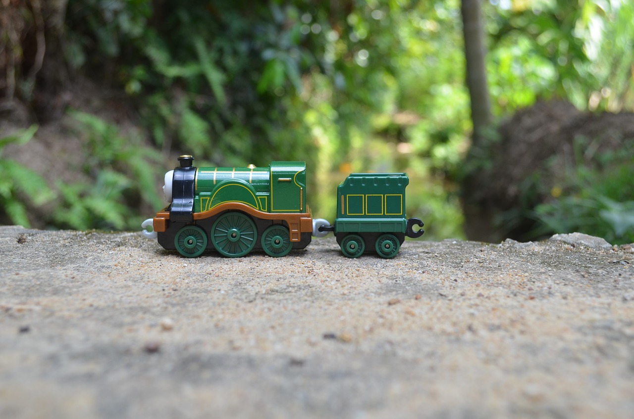 toys  thomas  toy train free photo