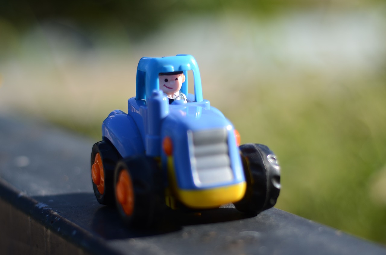 toys tractor cartoon free photo