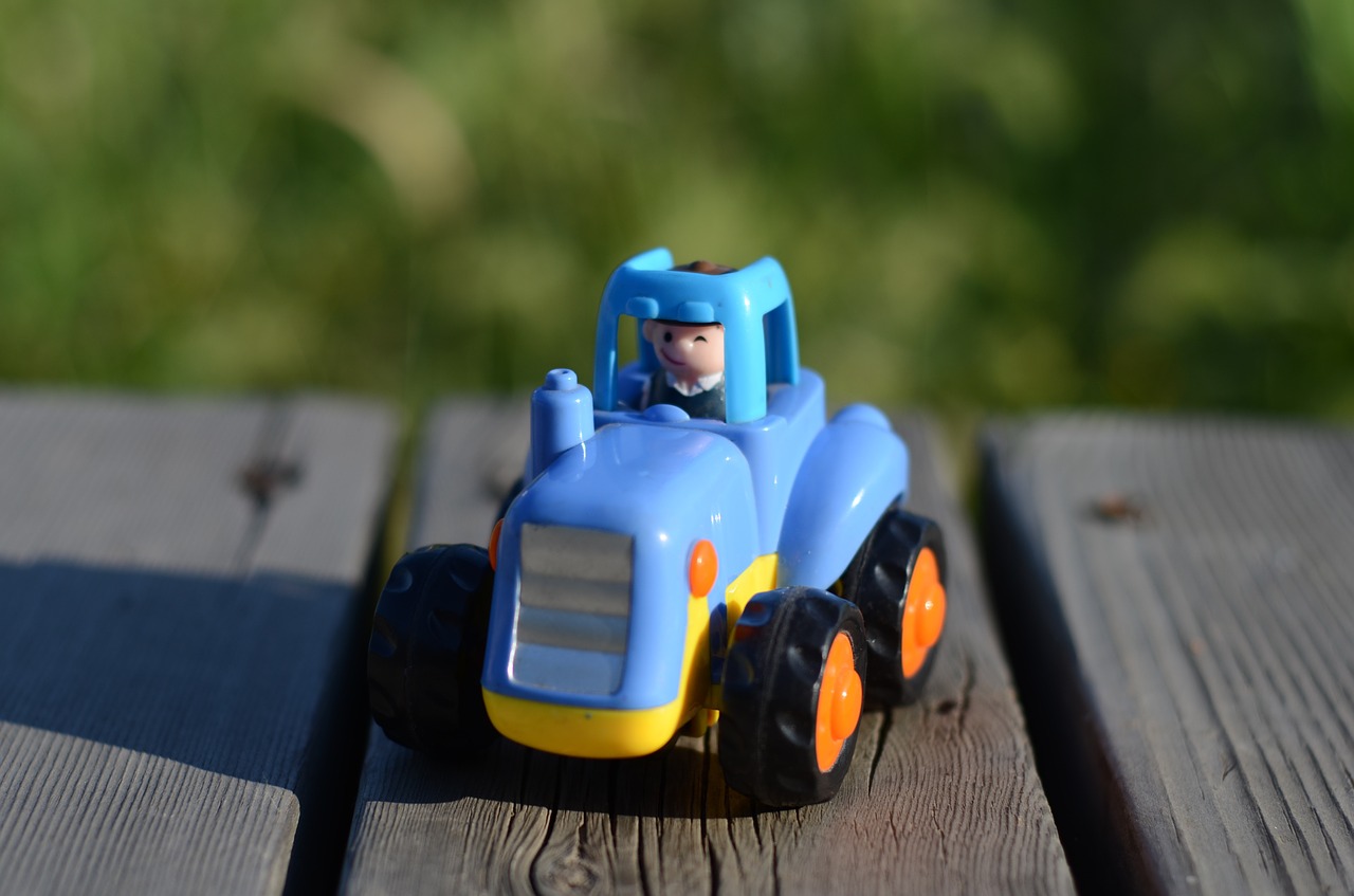 toys cartoon tractor free photo