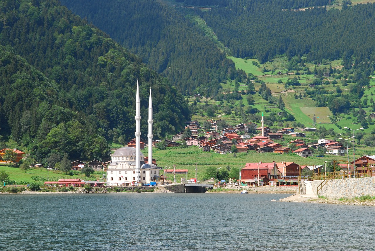 trabzon long lake free photo