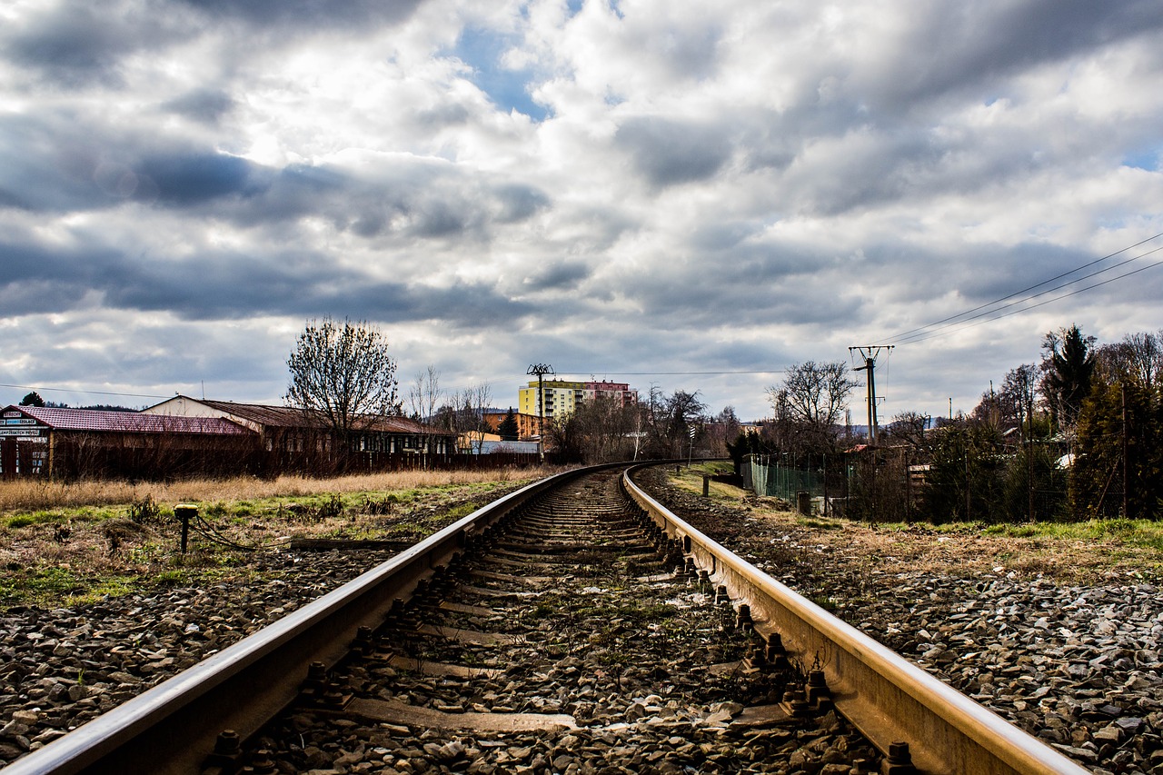 track heaven summer free photo