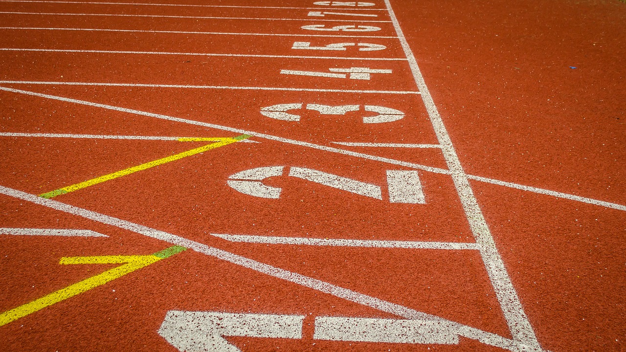 track athletics 100 meters free photo