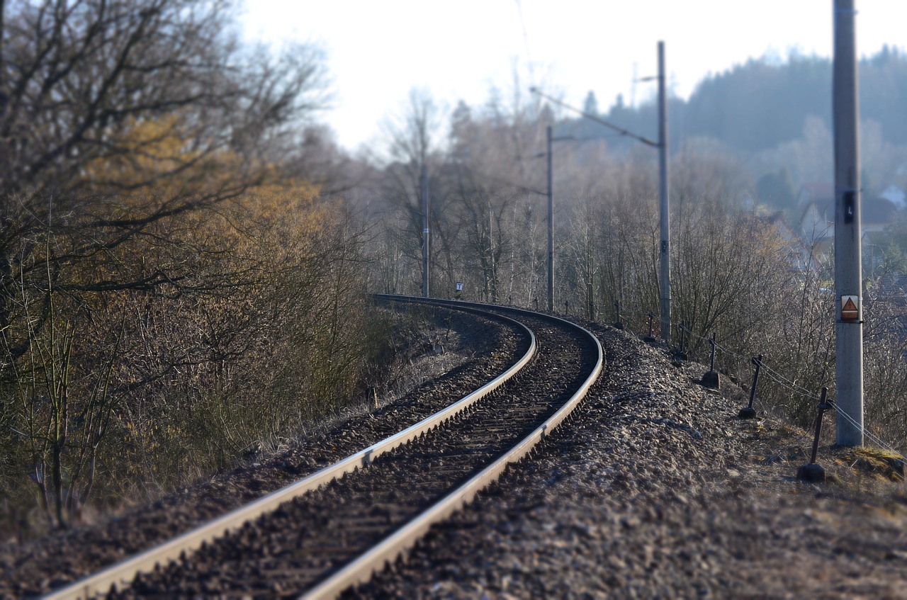 track railway turn free photo