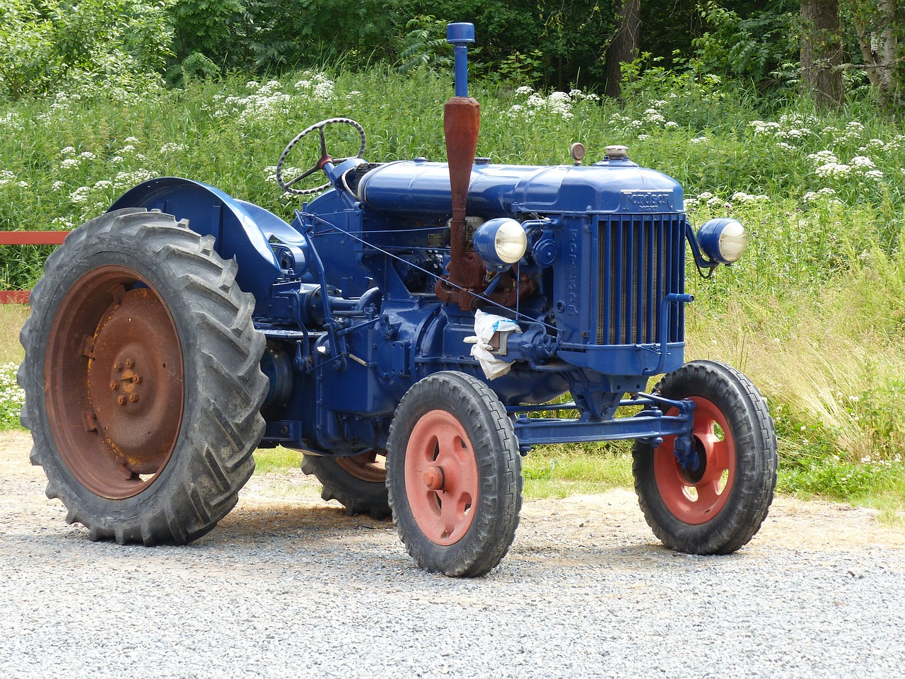 tractor blue vegetation free photo