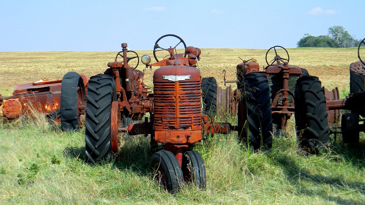 tractor farm rural free photo