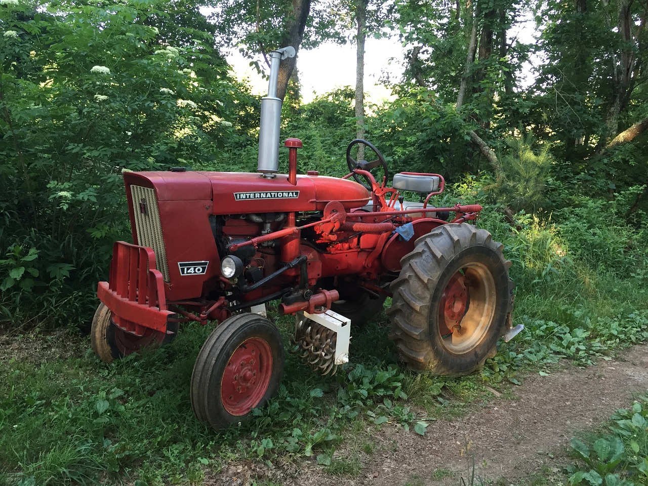 tractor farm organic free photo