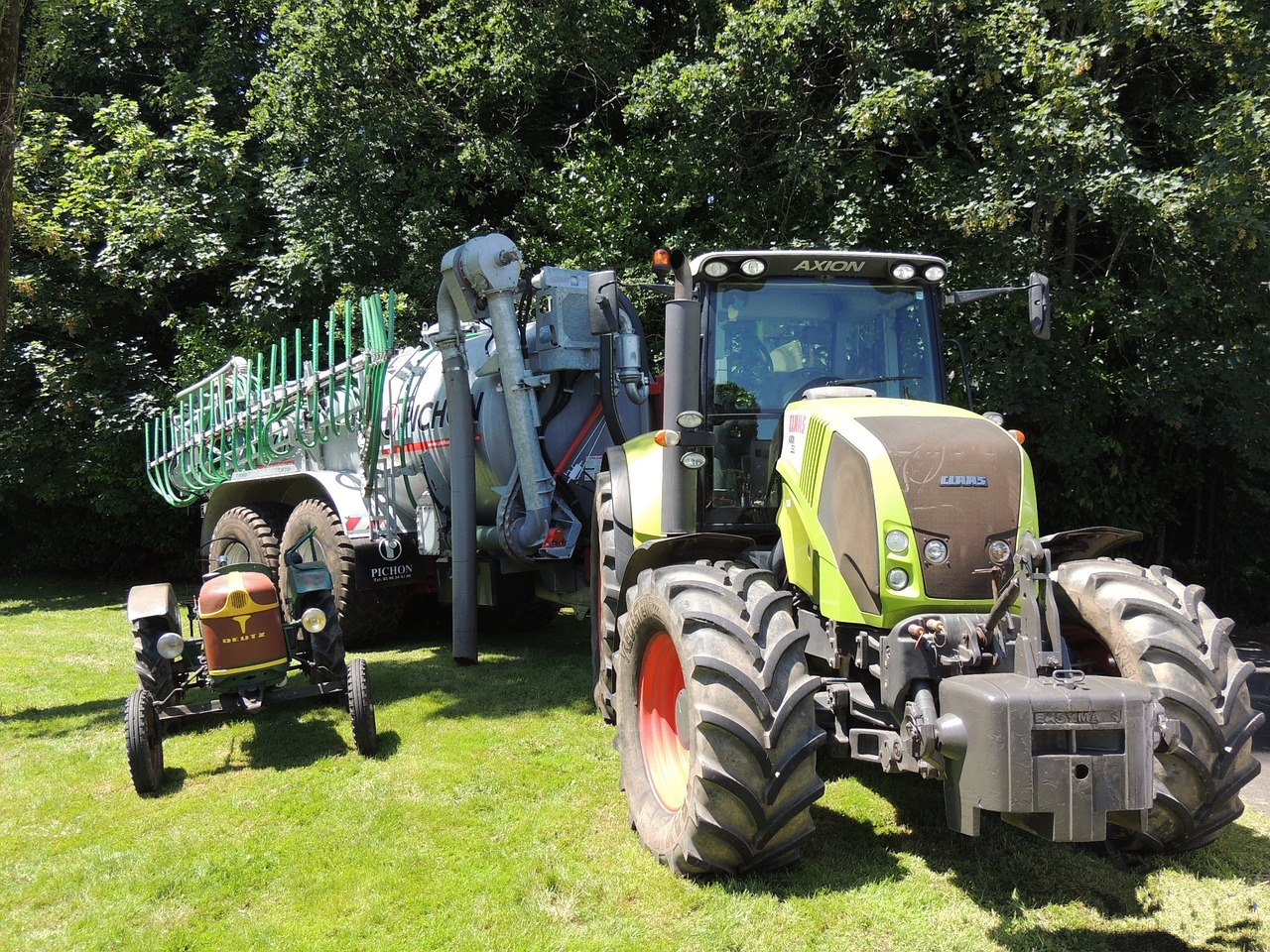 tractor agriculture agricultural machinery free photo