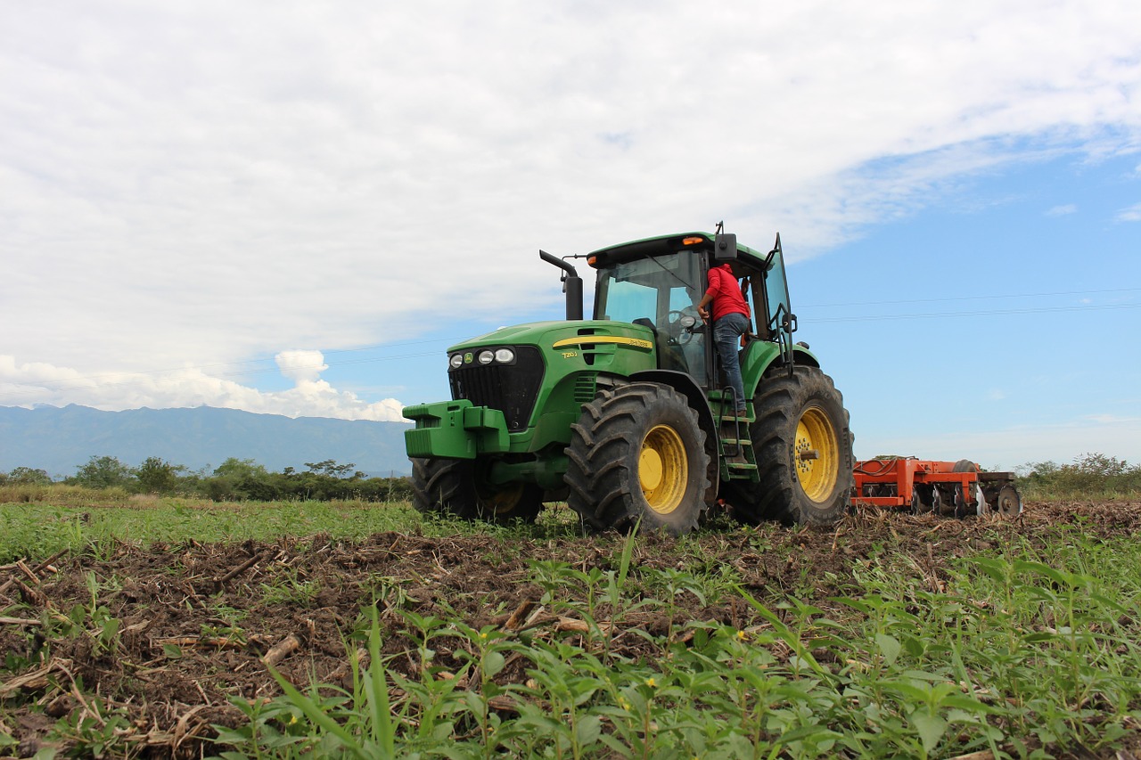 tractor agriculture colombia free photo