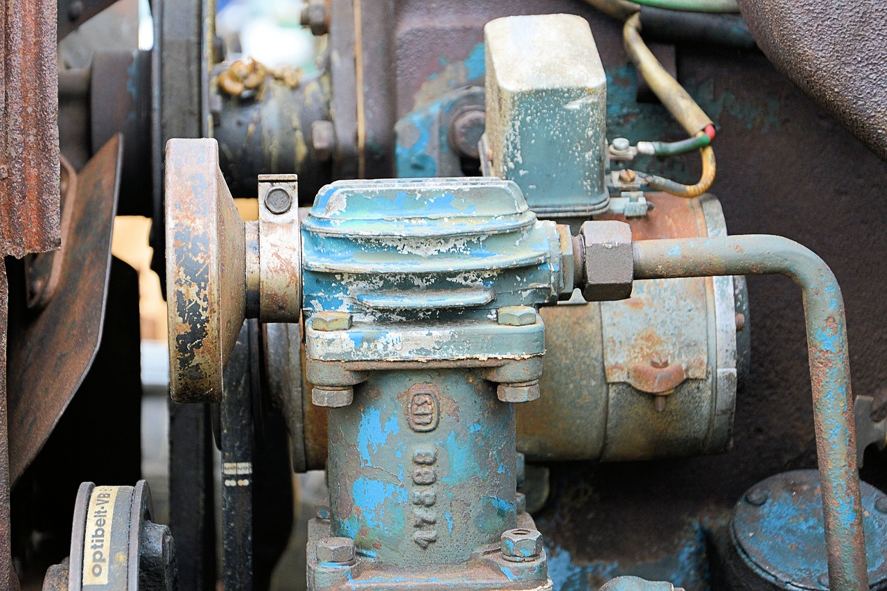tractor motor old free photo