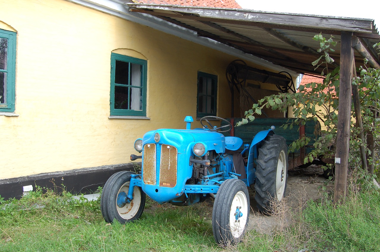 tractor ferguson scrapped tractor free photo