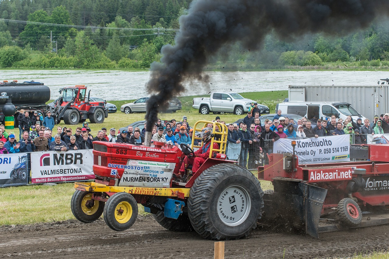 tractor contest race free photo