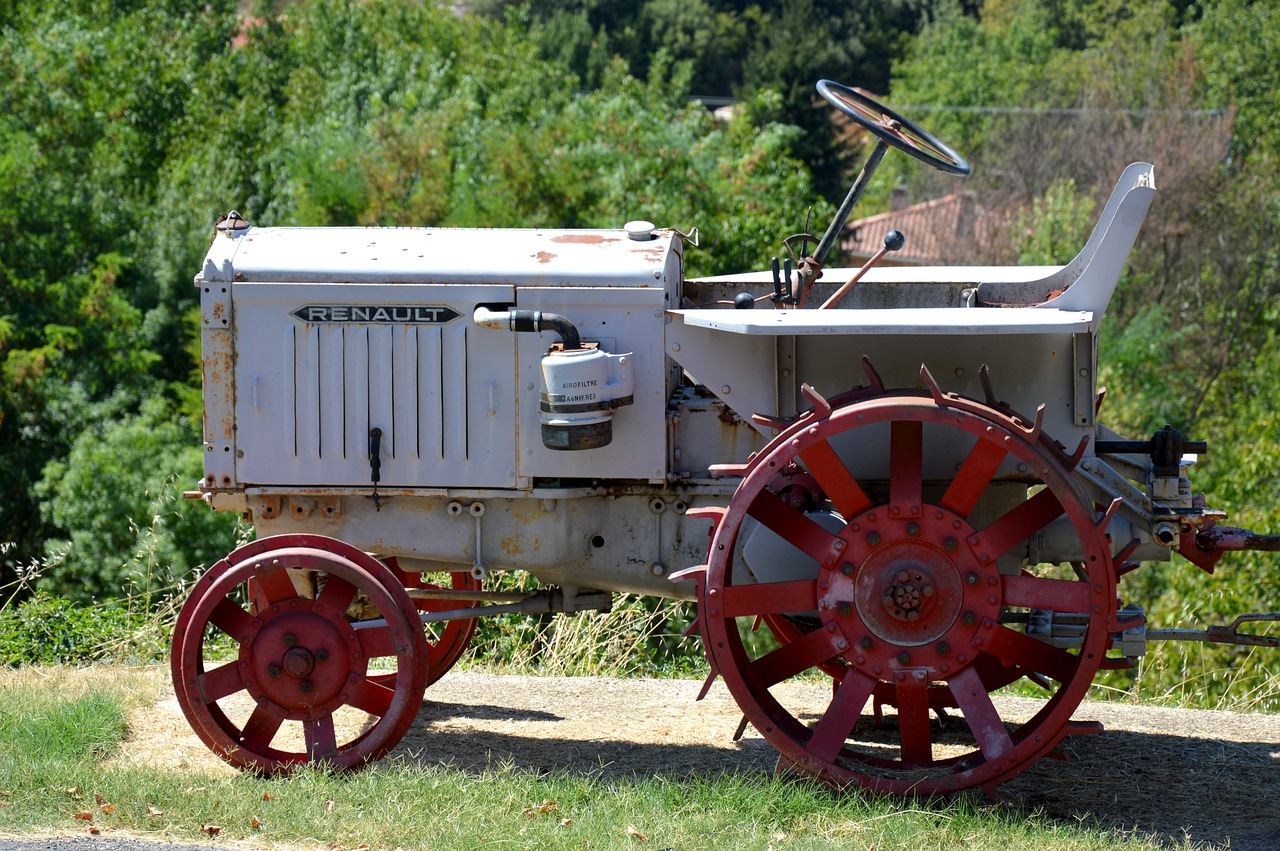 tractor renault wheel free photo