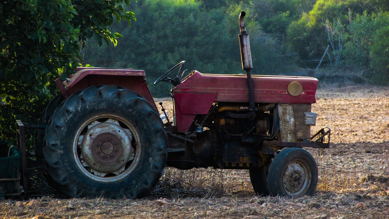tractor vehicle equipment free photo