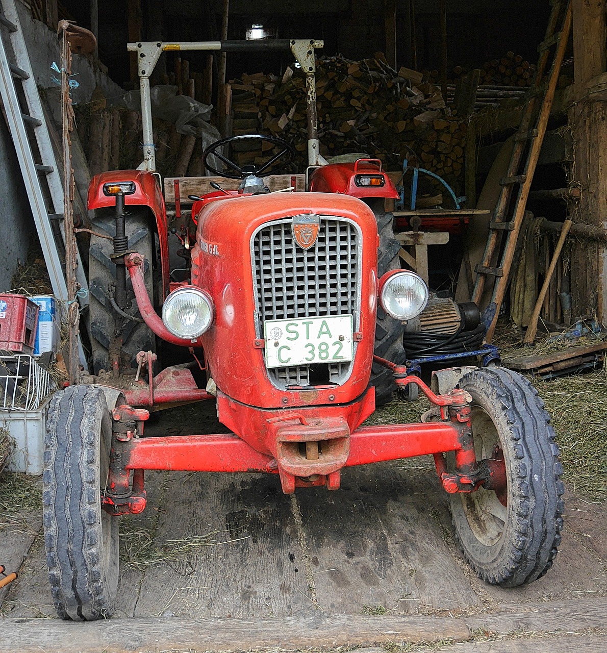 tractor oldtimer the hotel g 30 free photo