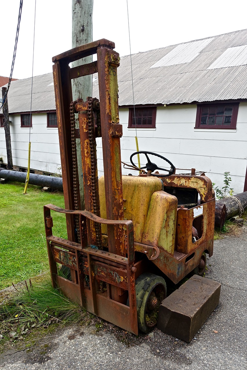 tractor dilapidated fork lift free photo