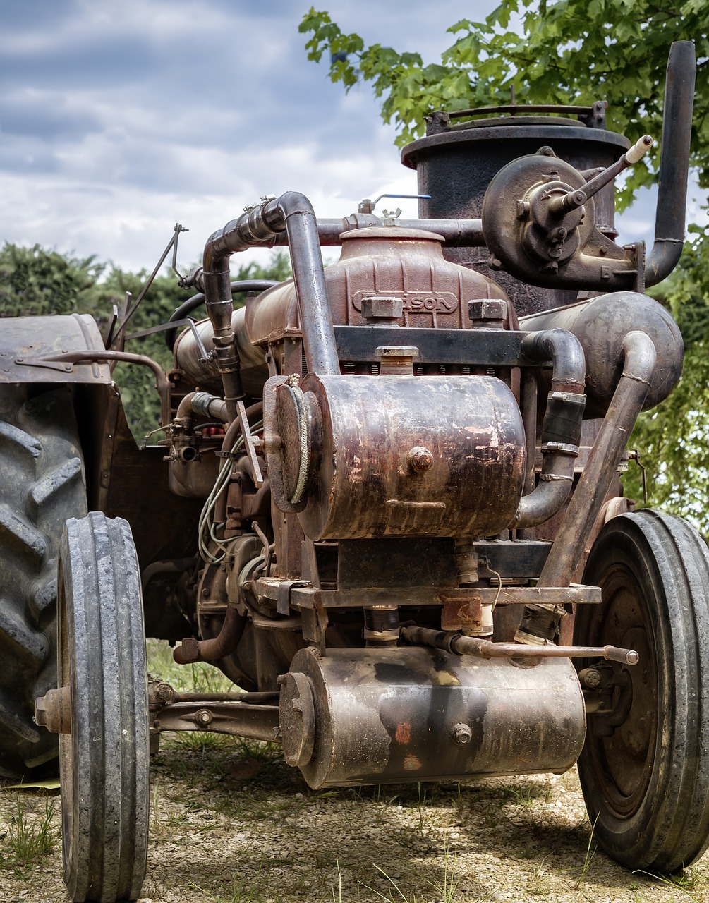 tractor former gasifier free photo