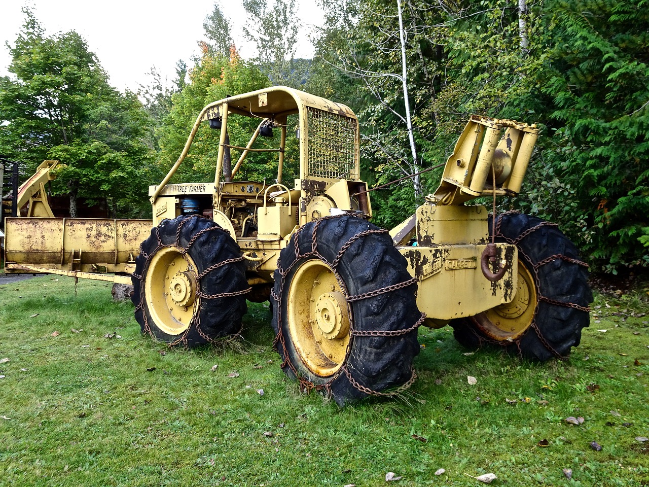 tractor lumbering machine free photo
