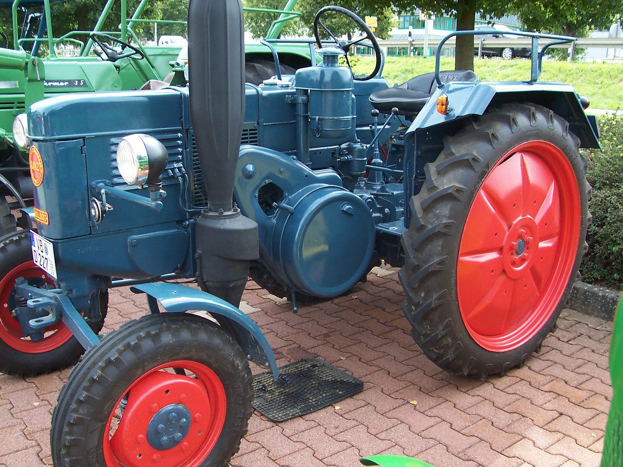 tractor oldtimer lanz free photo