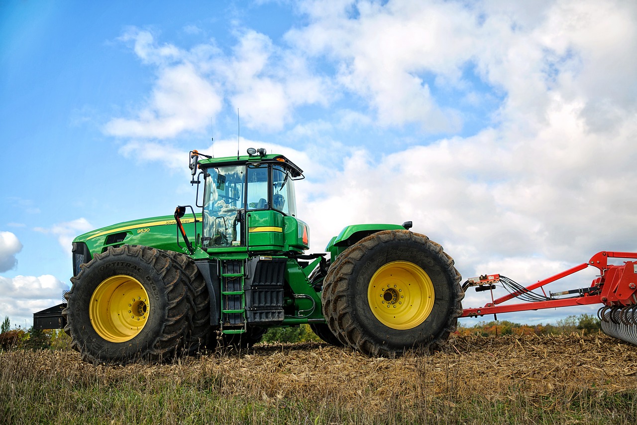 tractor farming farm free photo