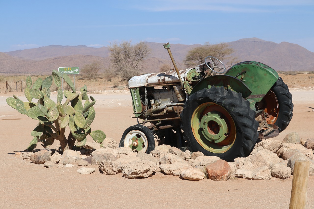 tractor tractors oldie free photo