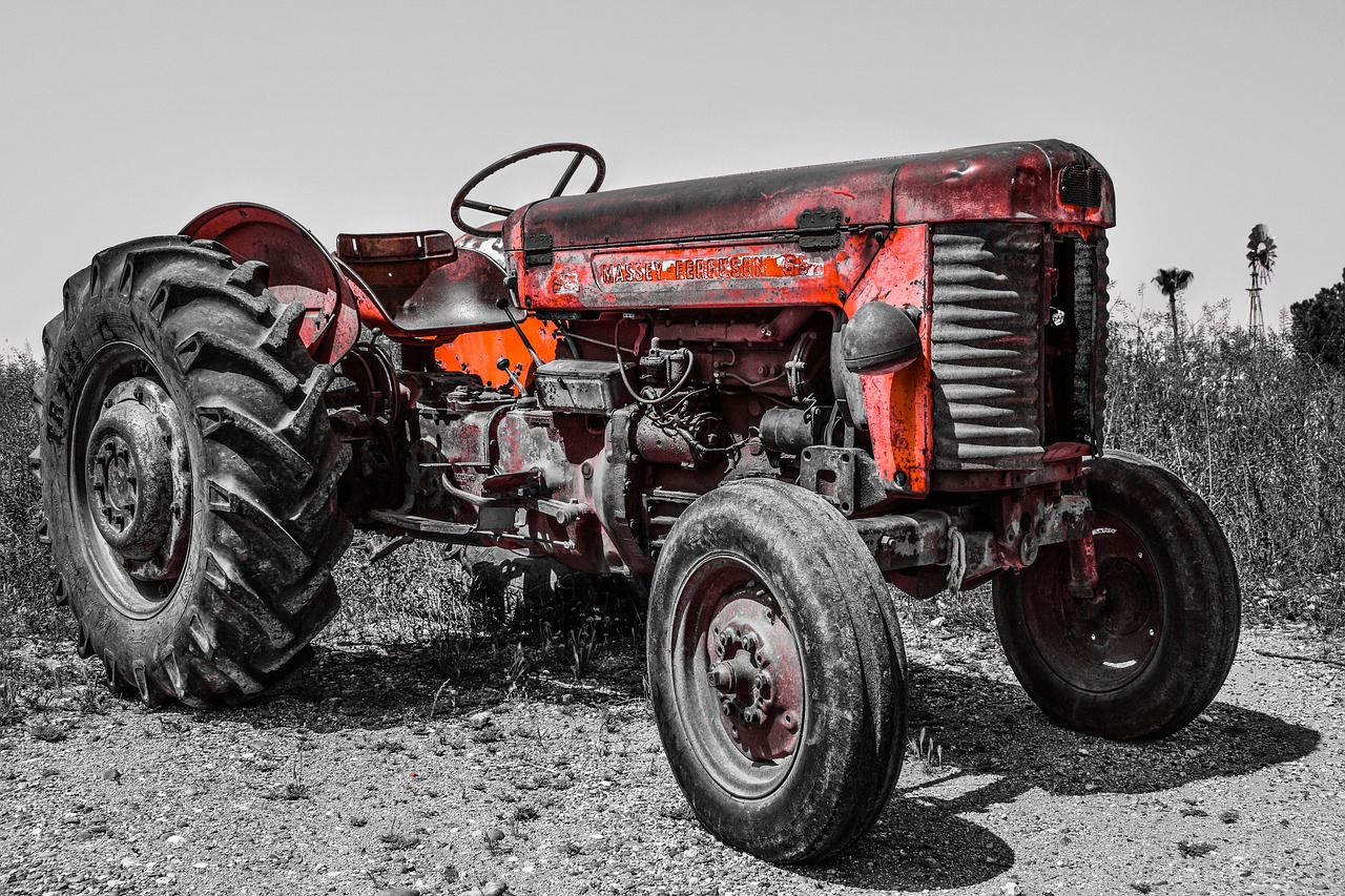 tractor farm countryside free photo