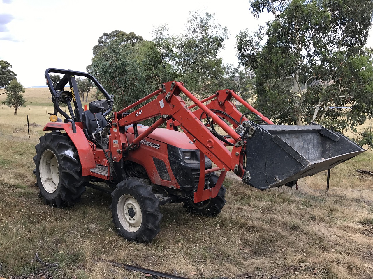 tractor farm rural free photo