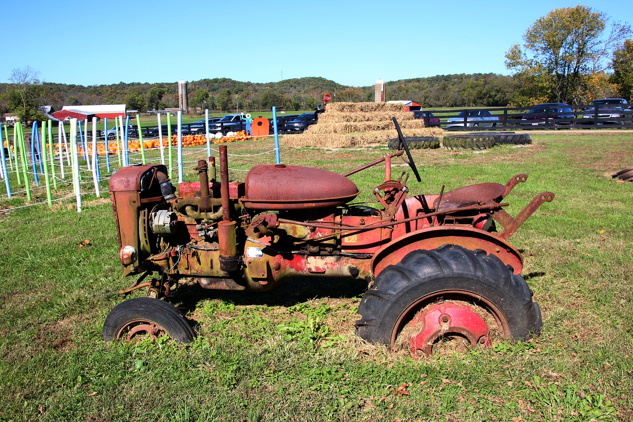 tractor old sunken free photo