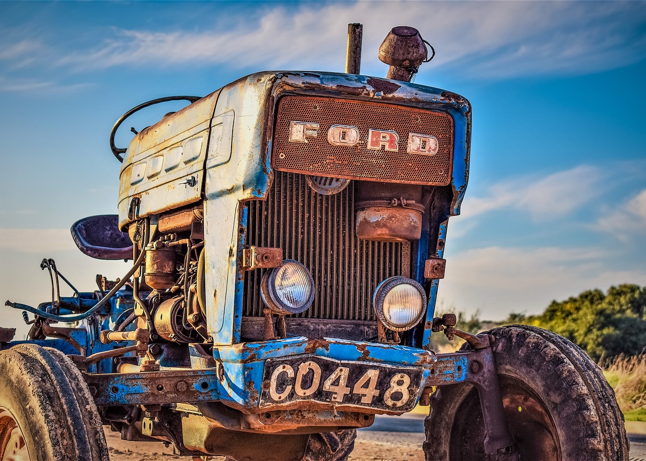 tractor farm countryside free photo