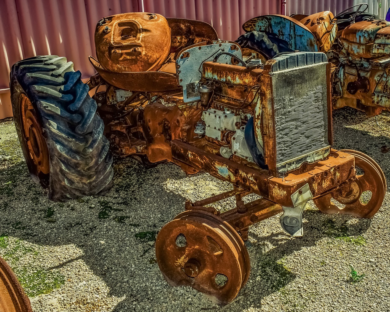 tractor old rusty free photo