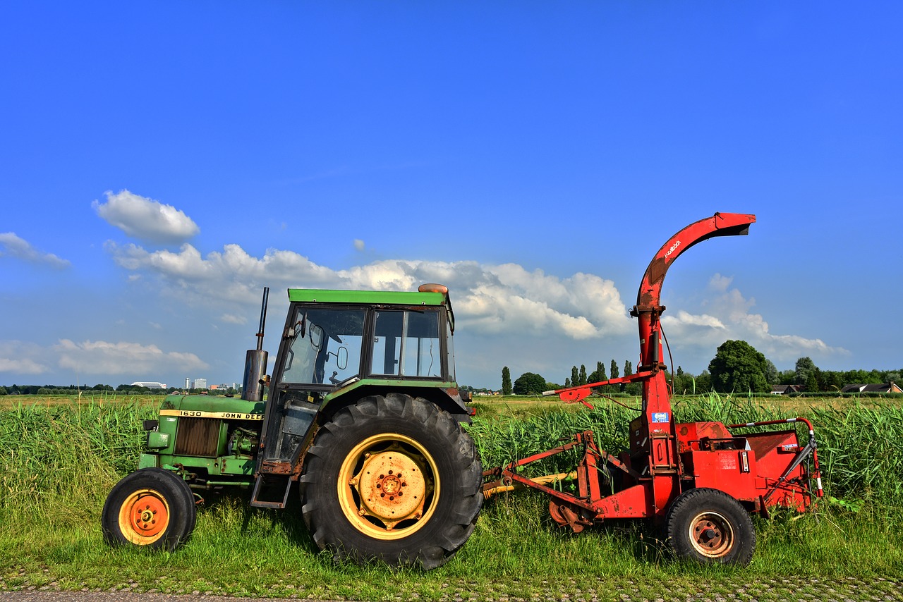 tractor  vehicle  heavy equipment free photo