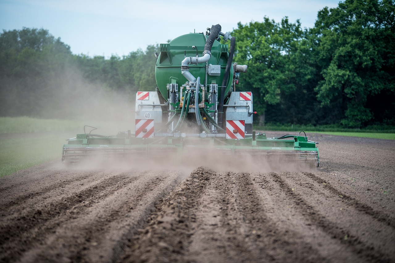 tractor  gülle  liquid manure spreader free photo