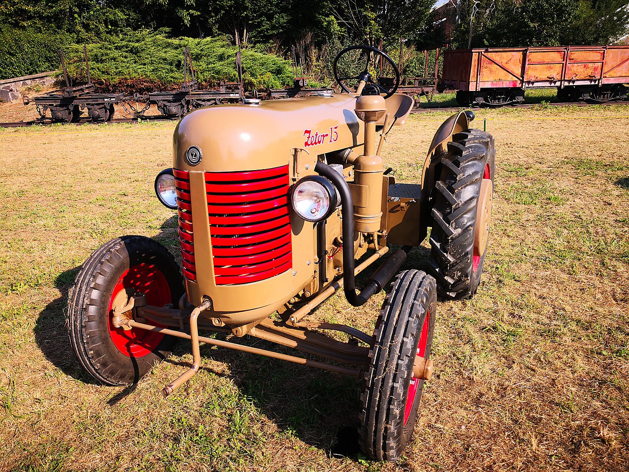 tractor  zetor  agriculture free photo