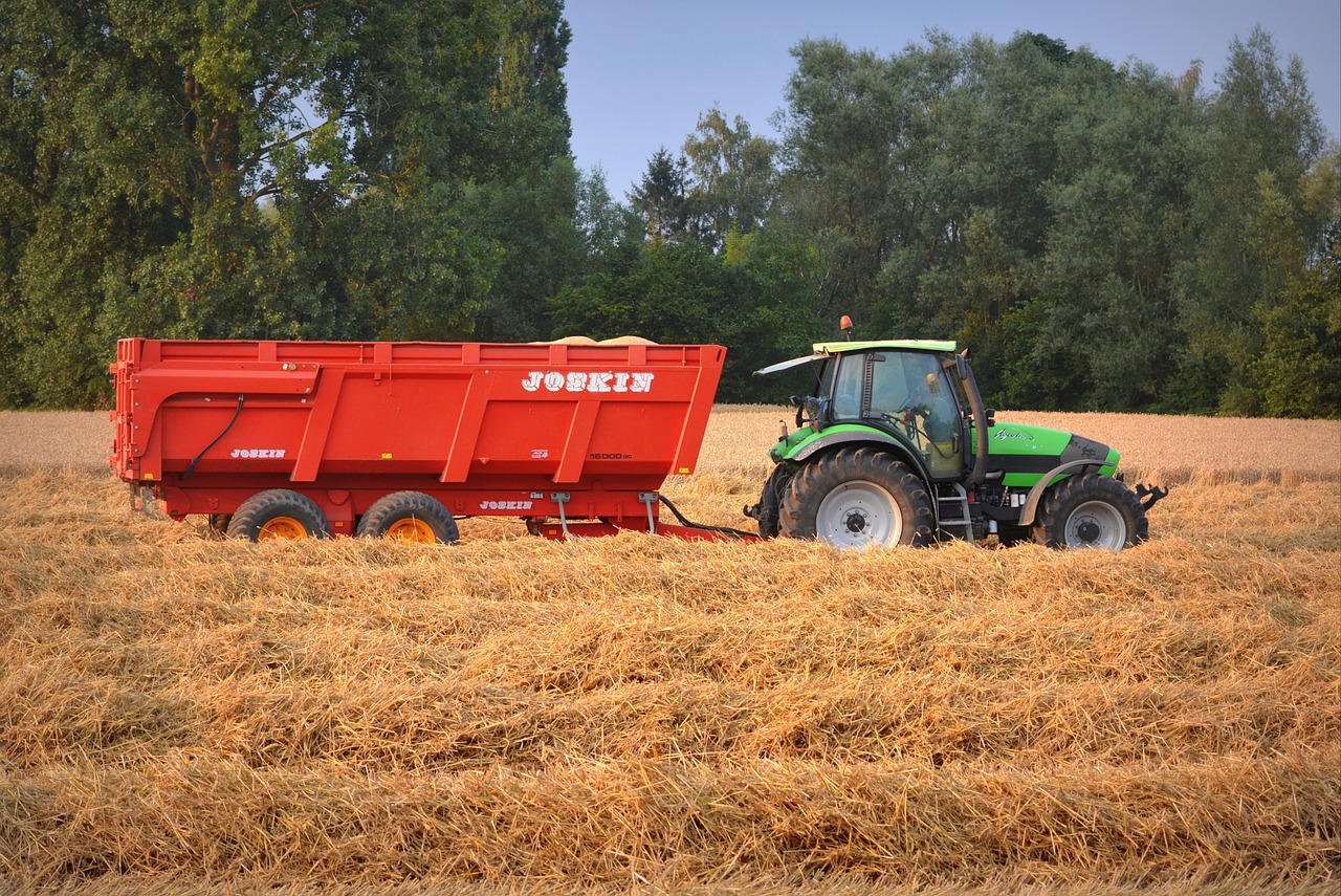 tractor straw harvest free photo