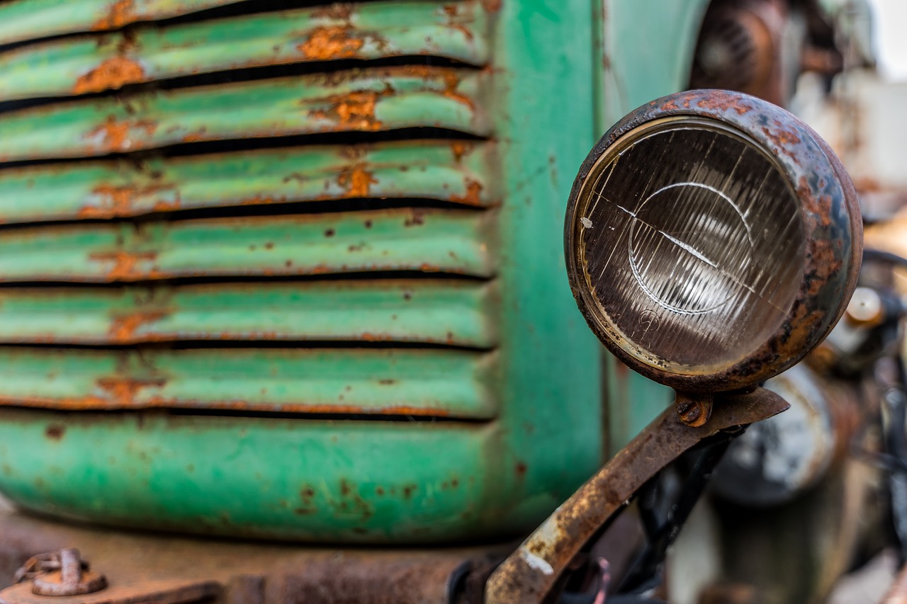 tractor  old  oldtimer free photo