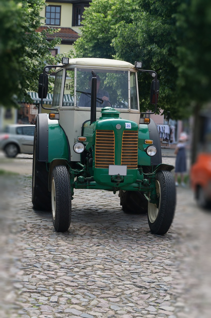 tractor  old  oldtimer free photo