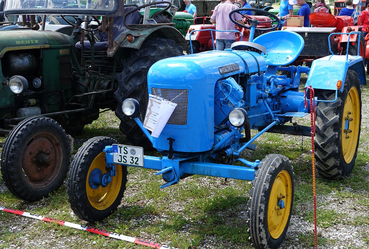 tractor  bulldog  old tractor free photo